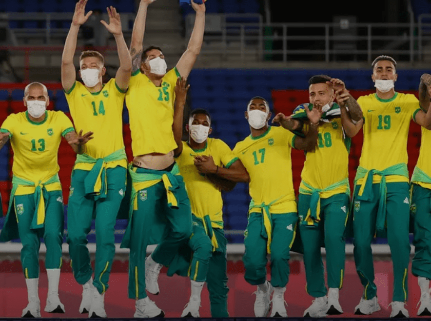 Seleção brasileira dribla o TIME BRASIL, a Peak e sobe ao pódio vestida de  Nike  Notícias de Rap & Lifestyle do Futebol na RapGol Magazine -  Atualizado Diariamente!