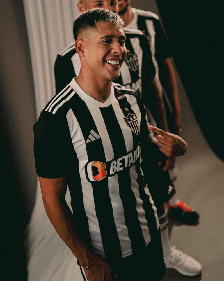 Camisa Titular Do Atl Tico Mineiro Para Celebra Pioneirismo