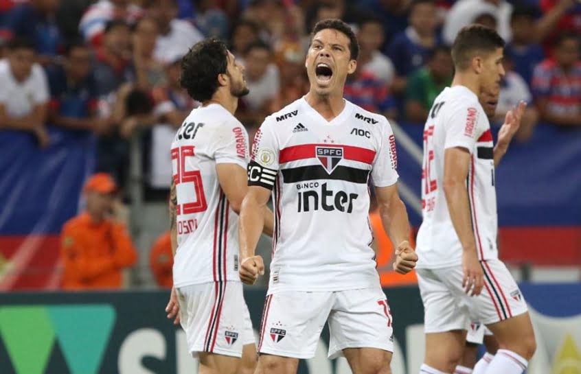 Segundo jornal, Hernanes está insatisfeito e busca rescisão com o São Paulo para voltar à Itália.