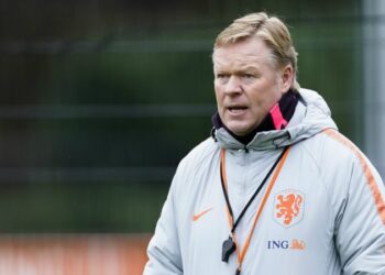 Koeman  é cotado para assumir o comando do Barcelona.