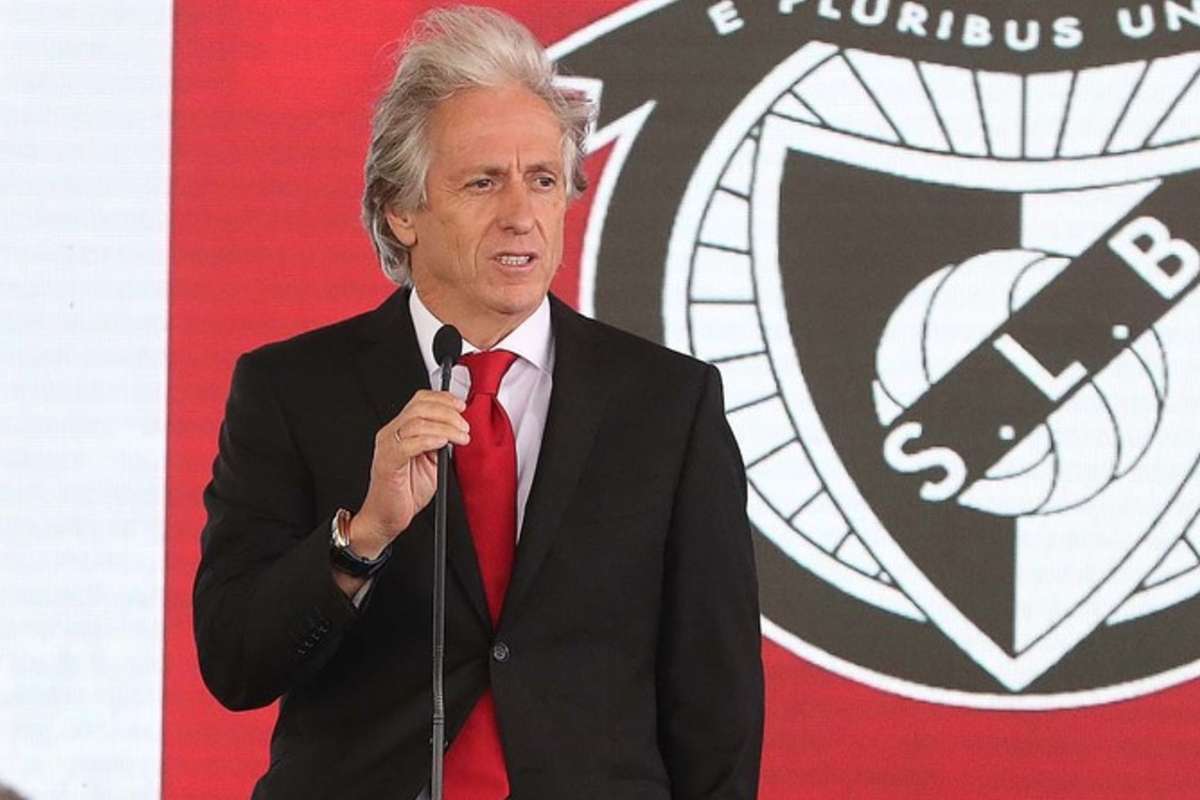 Jornal afirma que Jorge Jesus está insatisfeito com o Benfica.