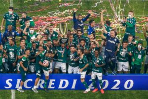 Palmeiras é campeão Paulista em jogo com emoção até o último minuto.