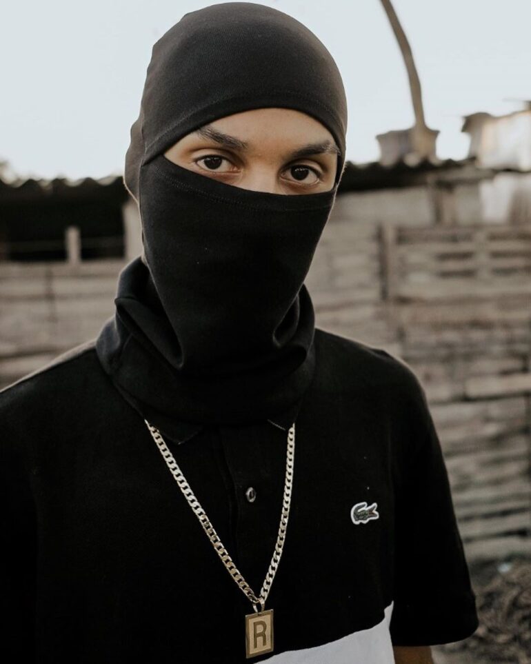 Ramalho chega pesado em ” Balaclava & Lacoste”.