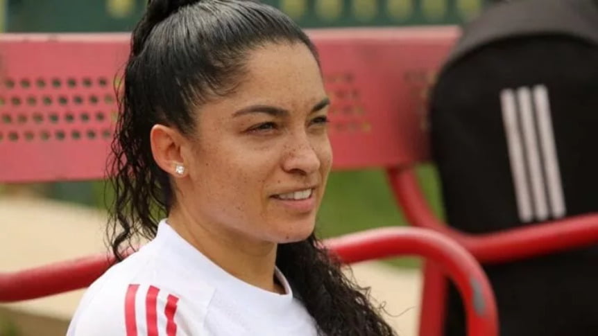 São Paulo contrata  Monique Peçanha. Jogadora é o novo reforço no time feminino.