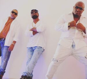 Joe Blue , FabioSoul e Pop Black lançam o videoclipe “Decepção”.