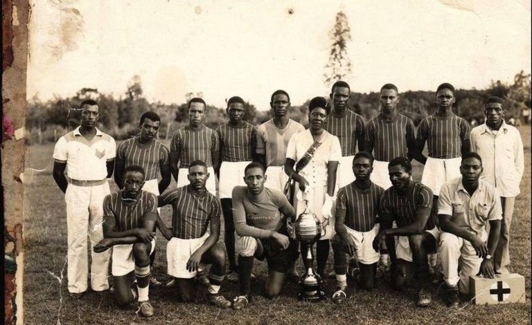 Conheça a Liga dos Canelas Pretas e a história de segregação e racismo por trás da trajetória do futebol brasileiro.