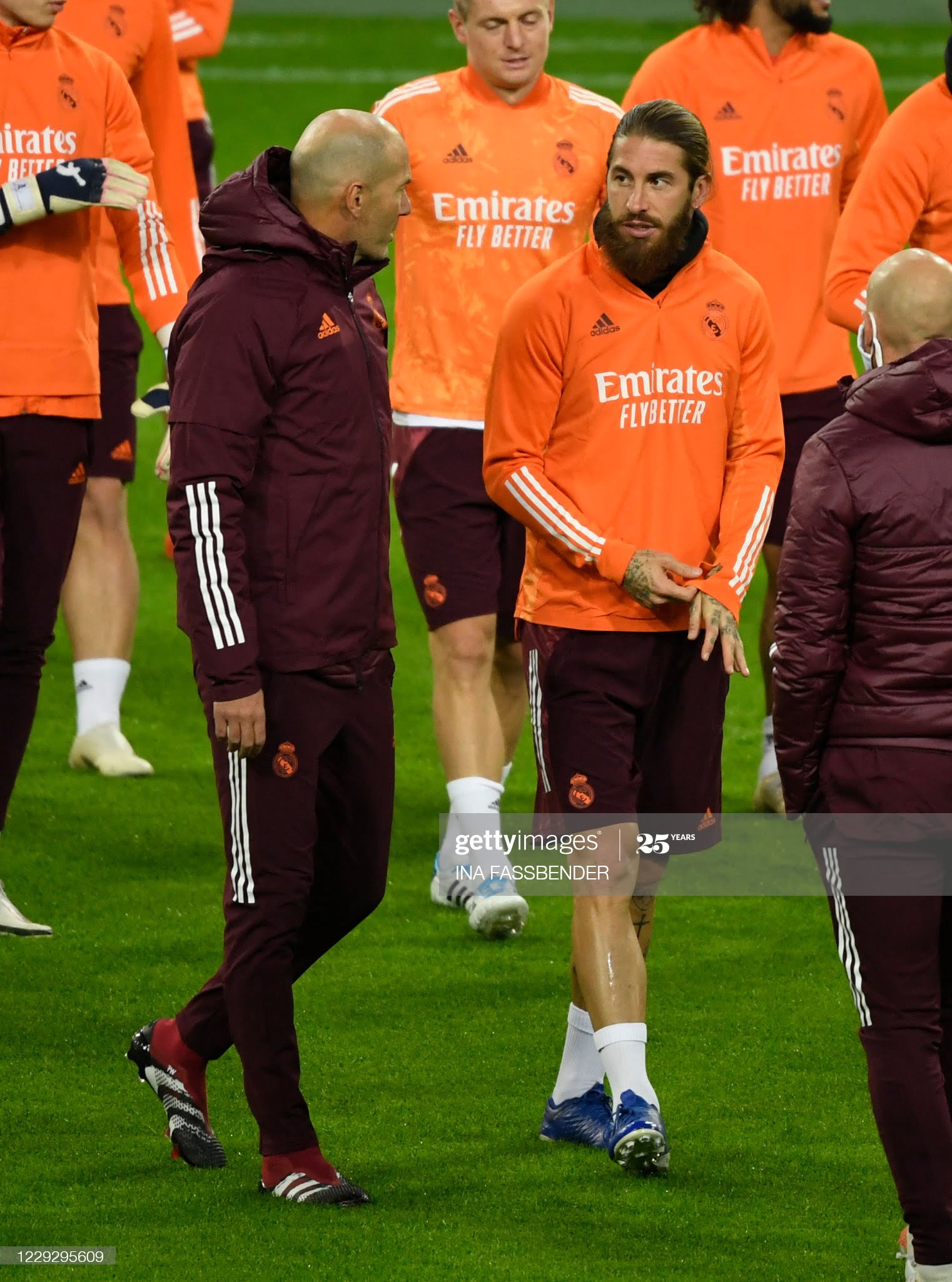 Zidane aparece calçando a nova Adidas Predator Humanrace ‘Pharrell Williams x Pogba.