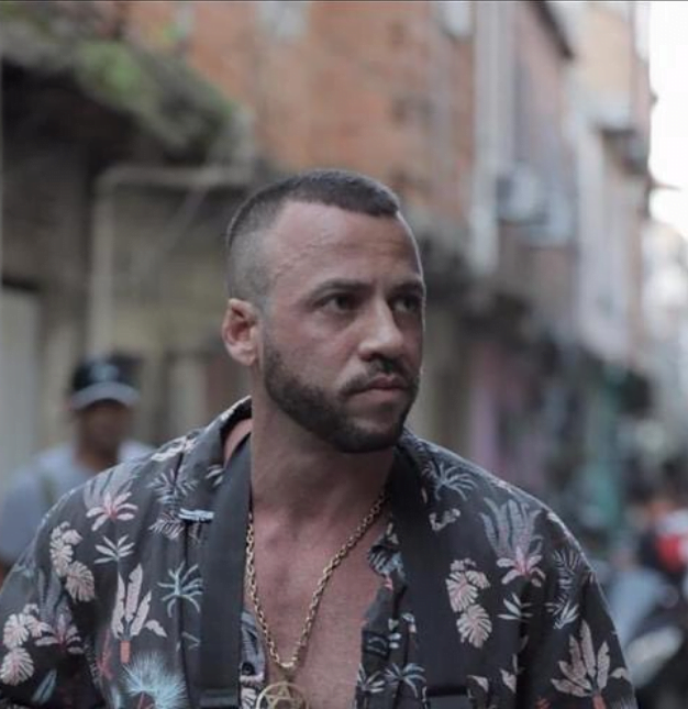 André Killari lança seu primeiro videoclipe solo intitulado “Patria A®mada”.