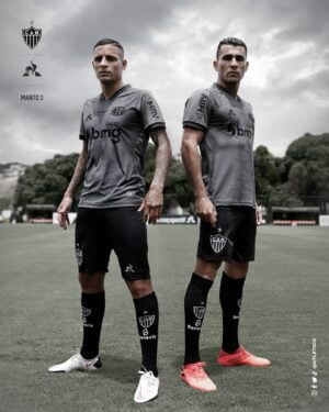 Le Coq Sportif e Atlético Mineiro lançam o terceiro uniforme 2020-21.