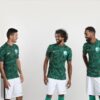 A camisa reserva da Arábia Saudita é uma das mais bonitas desta temporada 20/21; veja os detalhes.
