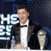 Ronaldo e Romário são lembrados por Lewandowski  ao receber o prêmio de melhor jogador do mundo.