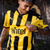 Peñarol lança o seu novo uniforme 2021.