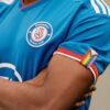 Stonewall FC lança seu novo Kit LGBT + em parceria com a  adidas.