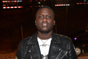 Zoey Dollaz é baleado 5 vezes em Miami; condições de saúde do rapper ainda estão ocultas.