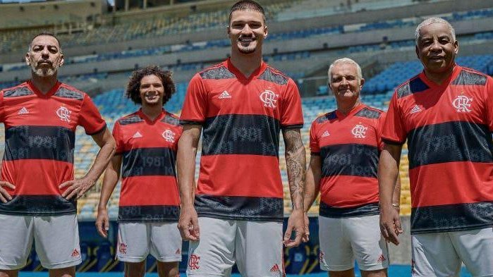 Adidas e Flamengo mudam a data de lançamento do novo uniforme.