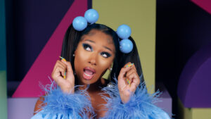 Megan Thee Stallion lança seu novo videoclipe “Cry Baby” com o rapper DaBaby.