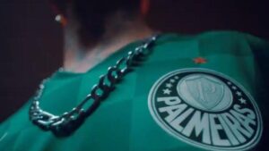 Palmeiras mostra prévia de nova camisa com detalhe quadriculado.