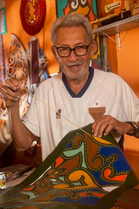 Novo uniforme do Fortaleza recebe a Moção de Aplauso da Academia Cearense de Cultura; A camisa foi desenhada por artesão Espedito Seleiro.
