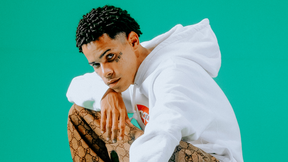 BIN comemora ascensão em novo single “Castelo de Areia”.