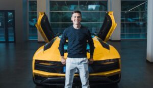 Dybala Comemora Sua Expressiva Marca de 100 Gols Pela Juventus; jogador se presenteou com Uma  Nova Lamborghini Aventador.