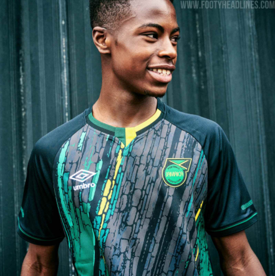 Umbro e Jamaica apresentam os novos uniformes para a temporada 21/22