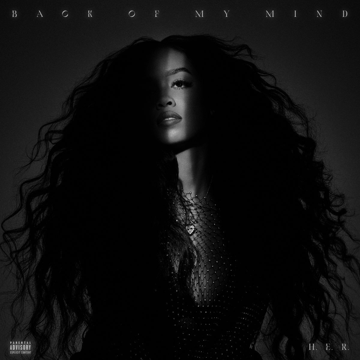 H.E.R. está de volta com o disco ‘Back Of My Mind’