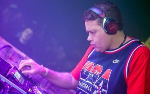 DJ Marlboro fala sobre o pedido de retirada do sample na música do Xamã