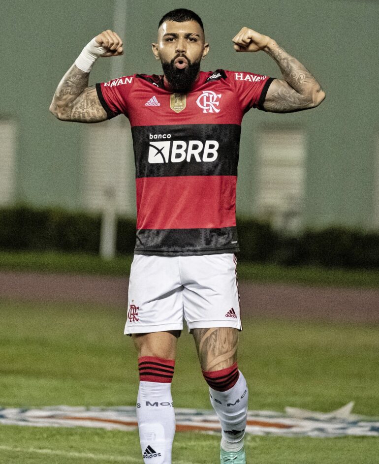 Gabigol faz hat trick pelo campeonato brasileiro e pede Emicida no Fantástico