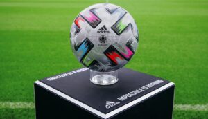 adidas mostra a bola que será utilizada na final da EURO 2020