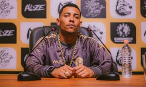 Jogador raro, MC Poze do Rodo uma seleção em seu novo videoclipe “Eu Fiz o Jogo Virar”