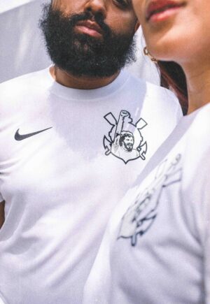 Nike e Corinthians lançam camisa especial em homenagem ao doutor Sócrates