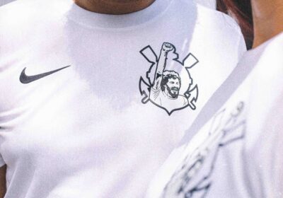 Nike e Corinthians lançam camisa especial em homenagem ao doutor Sócrates