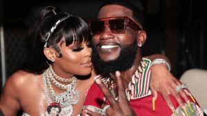 Gucci Mane presentei sua esposa  Keyshia Ka’oir  com  1 milhão de dólares em dinheiro