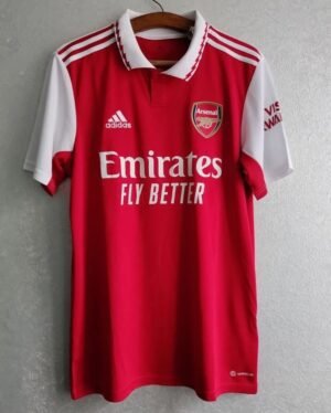 Novo uniforme do Arsenal para a temporada 22-23 aparece na internet