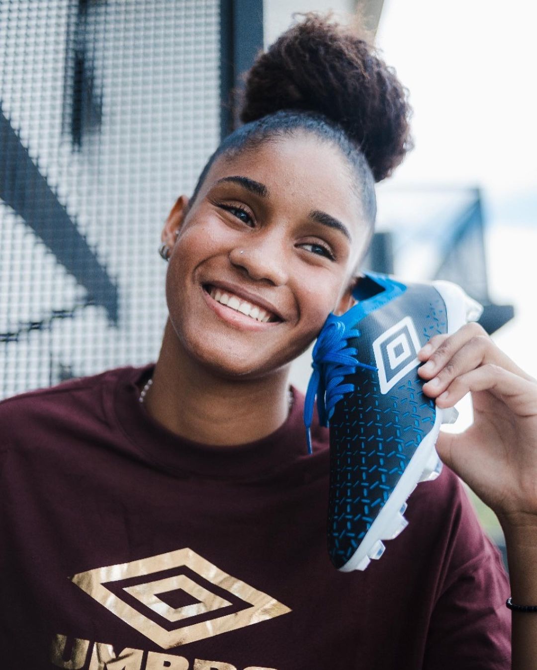 Umbro formaliza patrocínio a atletas promissoras dentro do futebol Feminino