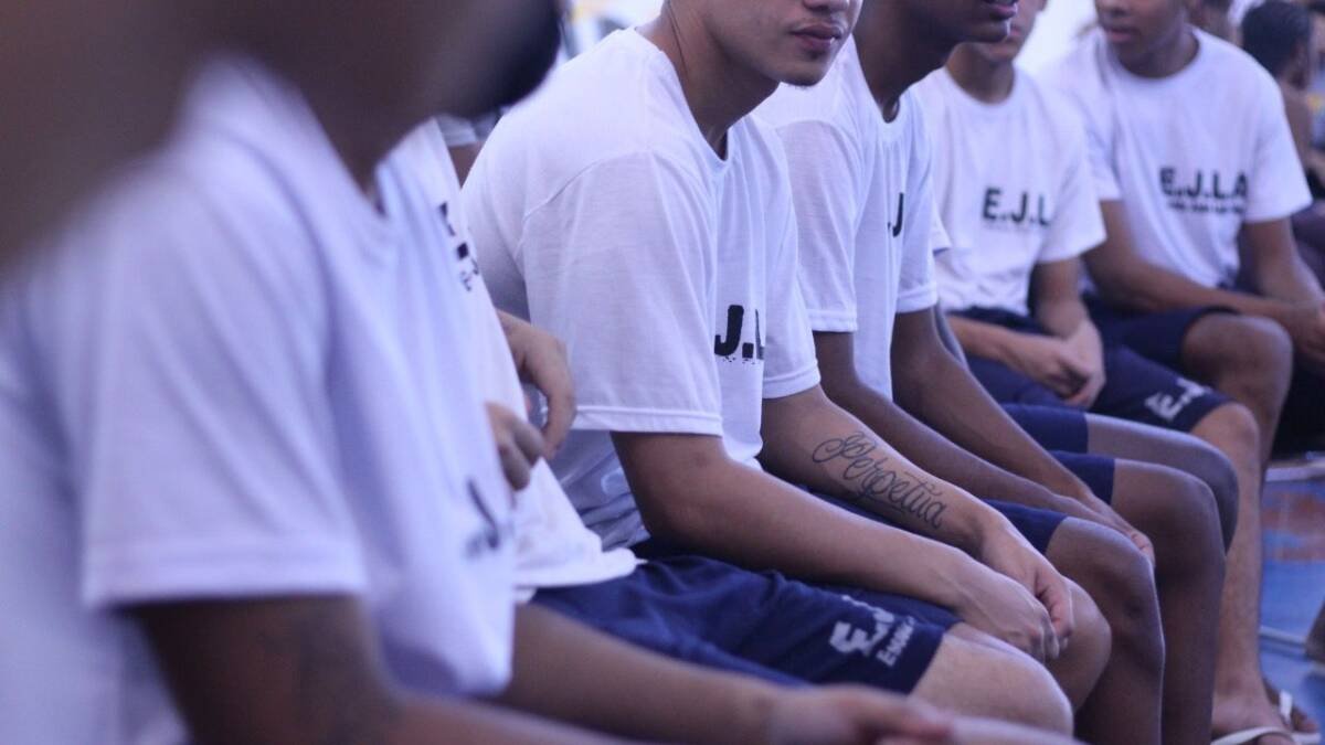 Projeto para adolescentes em processo de ressocialização no Rio de Janeiro, usa o RAP como meio de aprendizado literário e musical