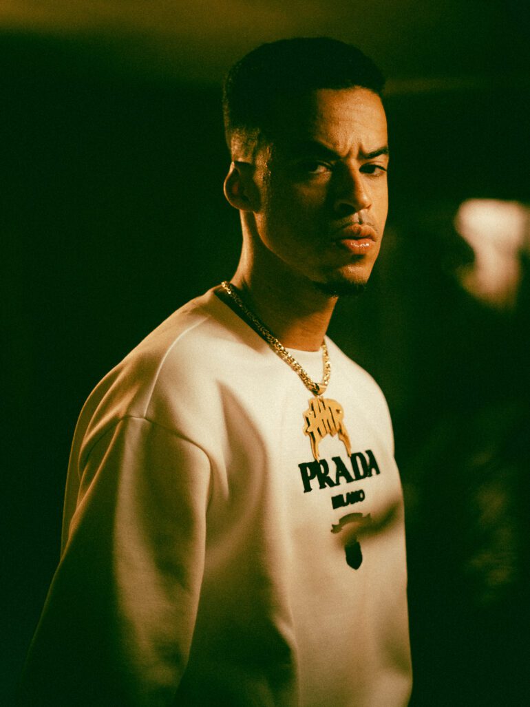 L7NNON se torna o rapper mais ouvido do Brasil e celebra sucesso em diferentes plataformas