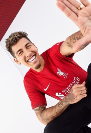 Nike e Liverpool divulgam a nova camisa titular para a temporada 22-23