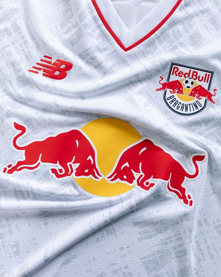 New Balance  e Red Bull Bragantino lançam o novo uniforme para a temporada 22-23