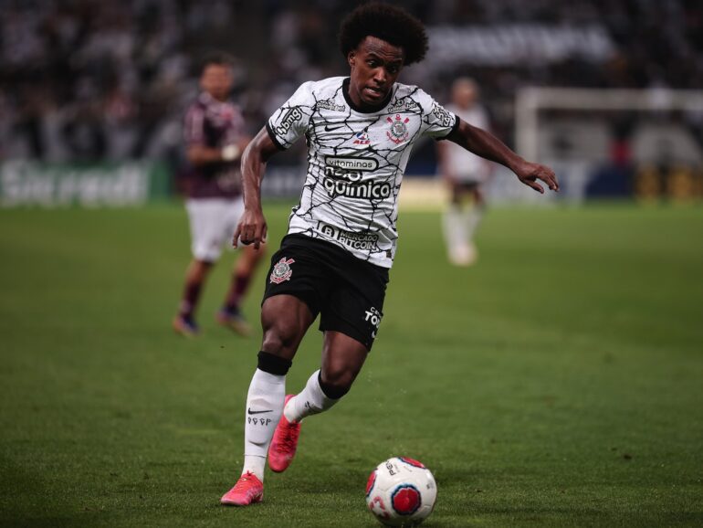 Polícia de SP prende suspeito de ameaçar jogador Willian do Corinthians