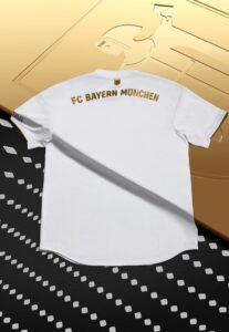 Adidas lanca camisa reserva do Bayern de Munique 2223 1