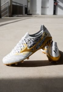 Mizuno lanca a Morelia Neo III SR4 com Sergio Ramos 4