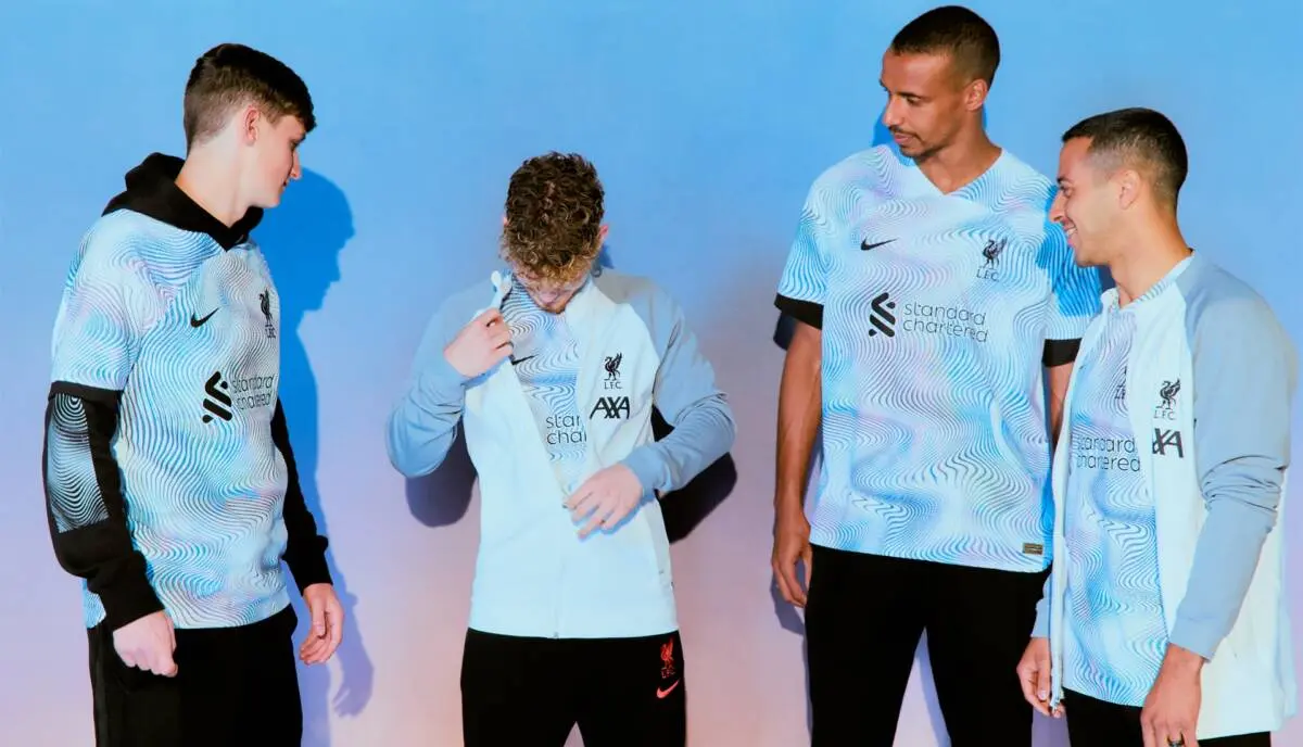 Liverpool e Nike apresentam a nova camisa reserva para a temporada 22/23