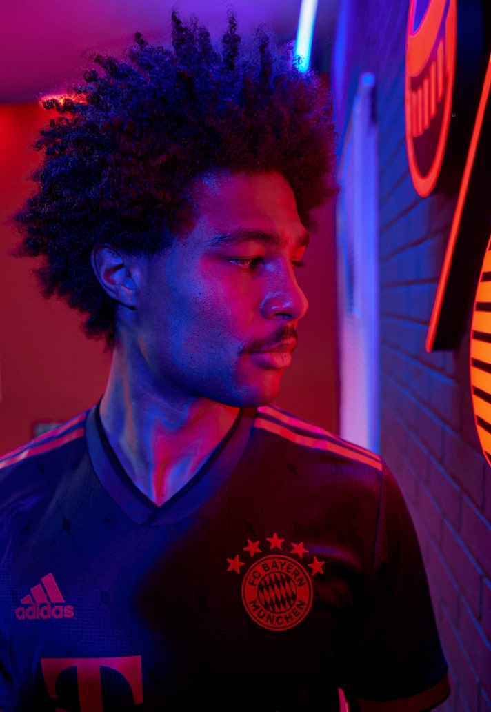 Adidas lança a terceira camisa do  Bayern de Munique 22/23