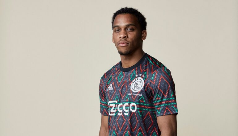Ajax lança coleção de pré-jogo em parceria com a adidas & Daily Paper para a temporada 22/23