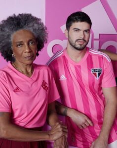 Como parte da campanha de prevencao ao cancer de mama Adidas lanca os novos uniformes do Outubro Rosa 1