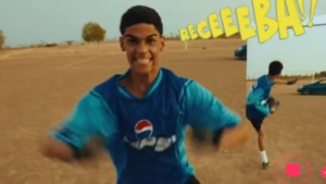 Luva de Pedreiro  Messi, Pogda e Ronaldinho Gaúcho estão juntos no novo comercial da  Pepsi