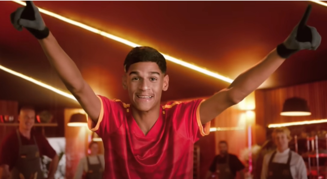 Luva de Pedreiro é destaque no novo comercial do McDonald’s para a Copa 2022