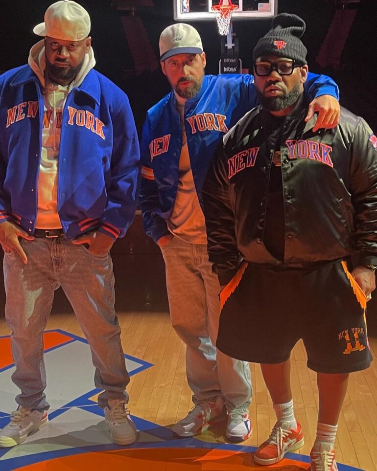 Raekwon e Ghostface Killah rimam um freestyle na quadra do Madison Square Garden