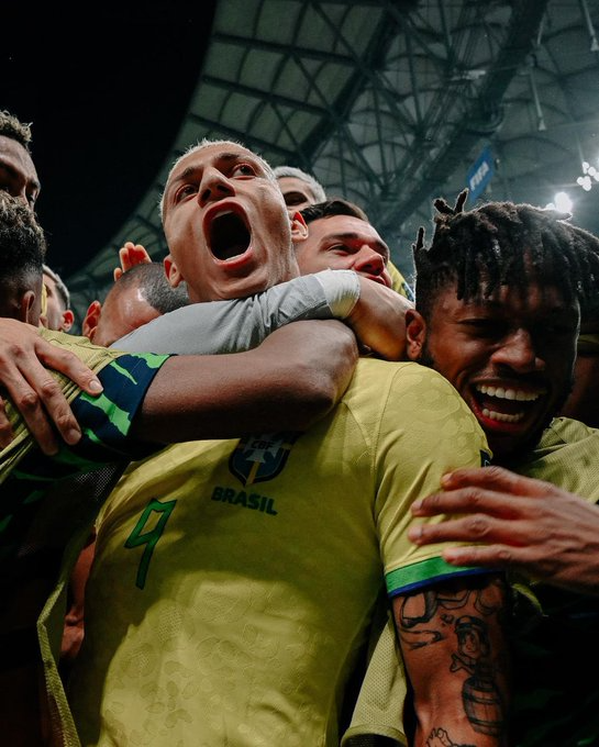 Brasil vence a Sérvia em partida espetacular de Richarlison